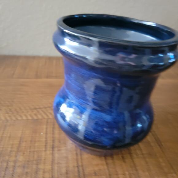 Vintage Studio Pottery Vase Signed 1994 with Cobalt Blue Glaze 7.5 Inch Handmade - Picture 3 of 10